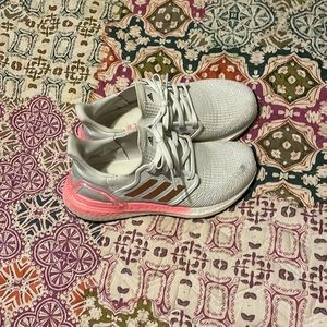 Excellent used condition Adidas shoes!